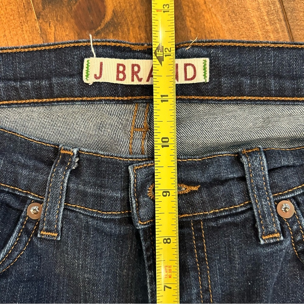 J Brand | GIGI Cropped Flare Jeans - Picture 9 of 10